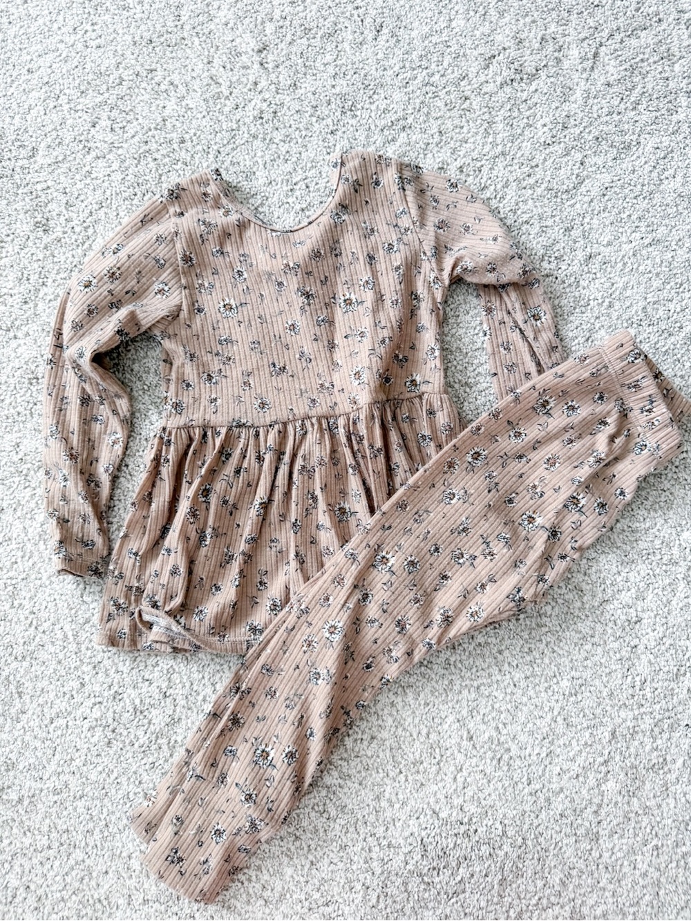 Girls Floral Ribbed Pajama Set in Dusty Blush